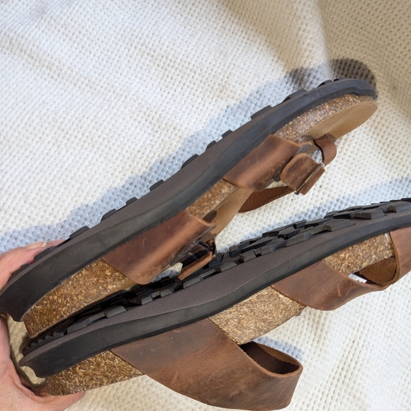 White Mountain Brown Sandals - Picture 7 of 10